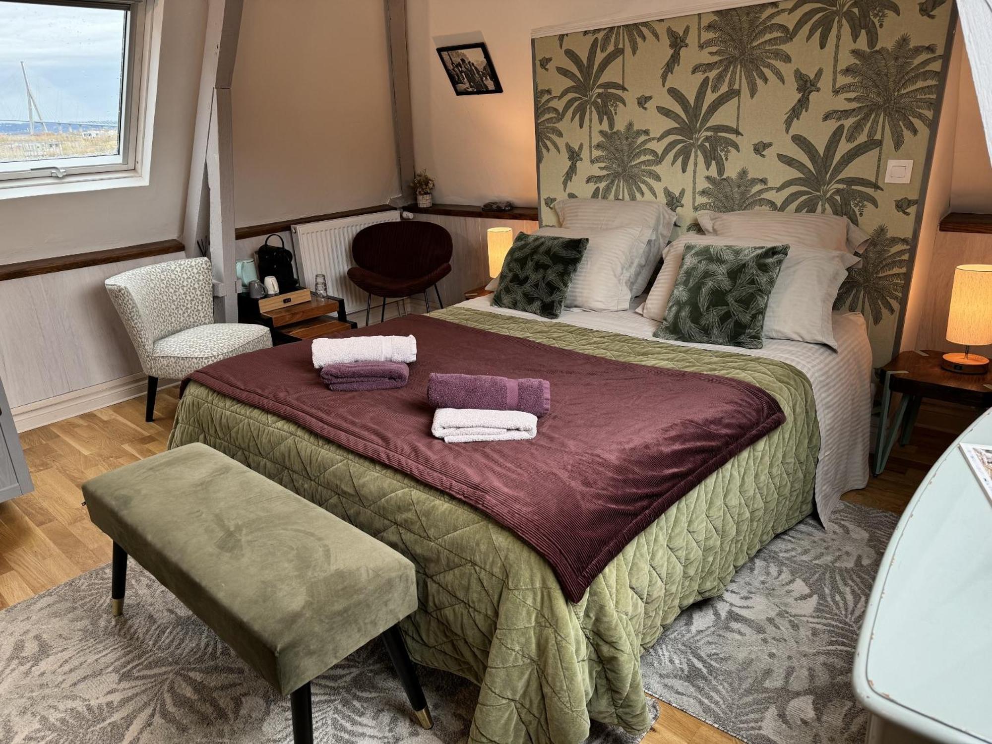 Bed and Breakfast Honfleur, Entre Terre & Estuaire La Rivière-Saint-Sauveur Habitación foto